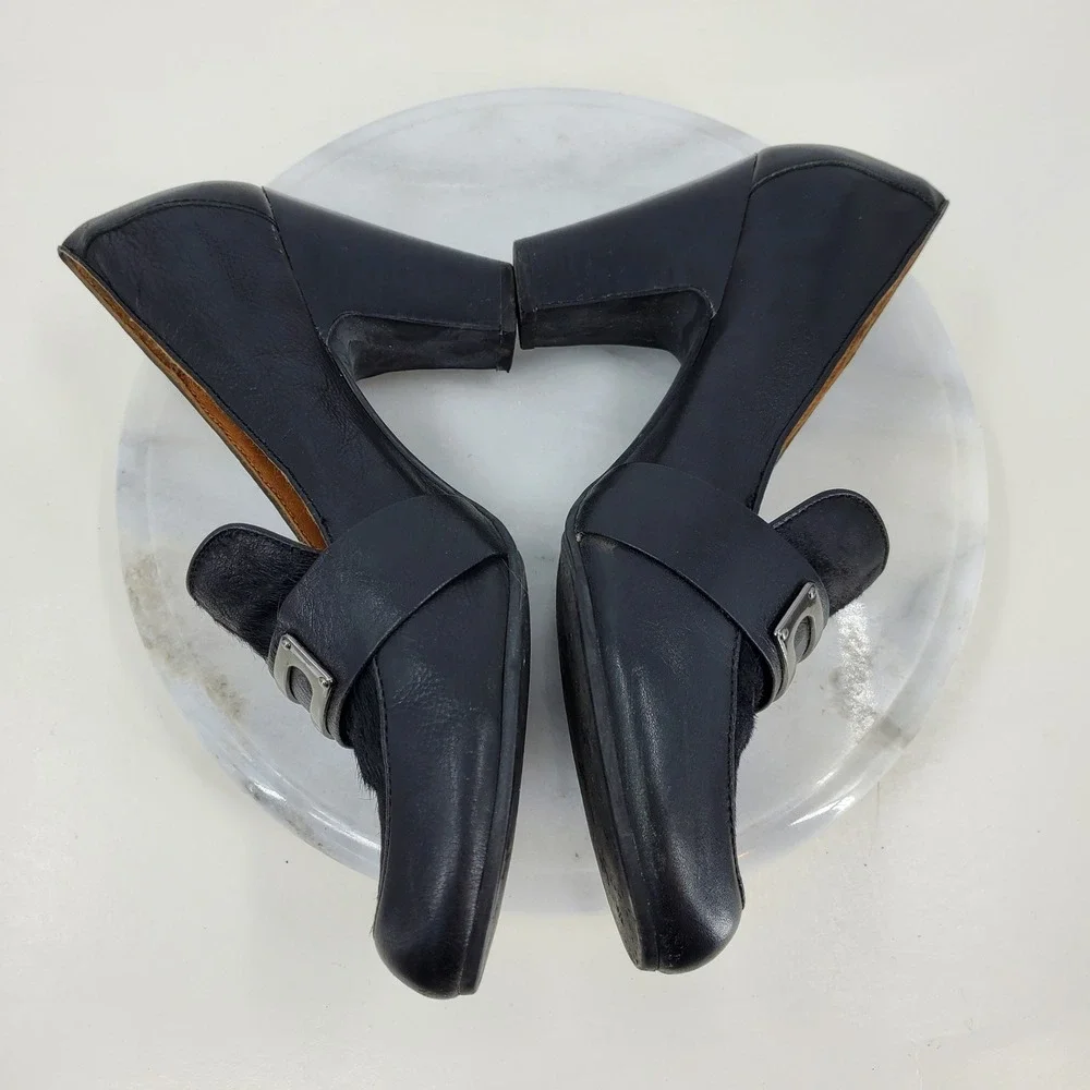 Sofft Black Leather Heeled Loafers Cow Hair Vamp Pumps 9M Witchy Dark Academia